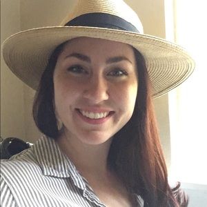 Meet your Posher, Danielle